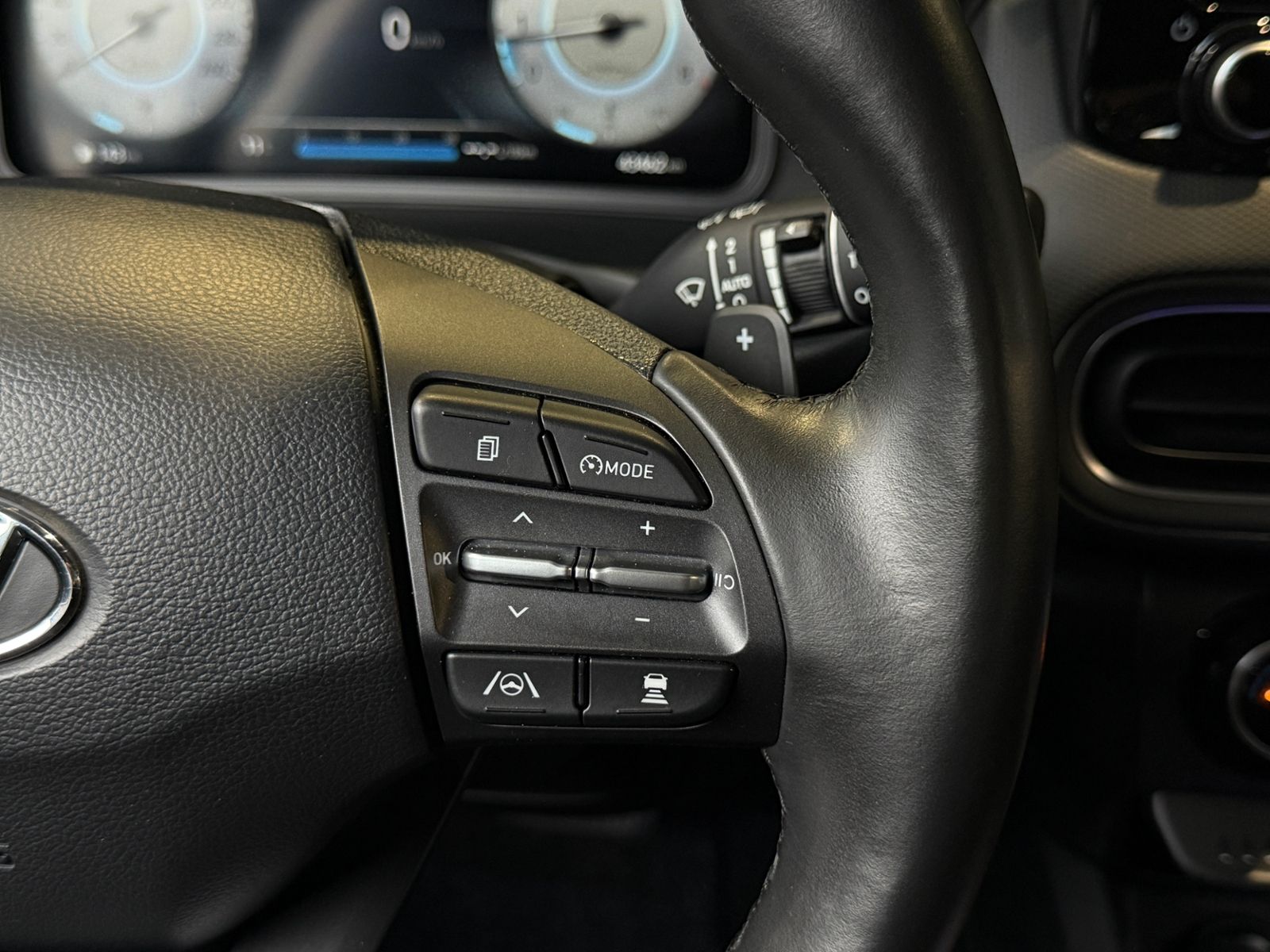 Fahrzeugabbildung Hyundai KONA Prime HUD ACC KAM LED