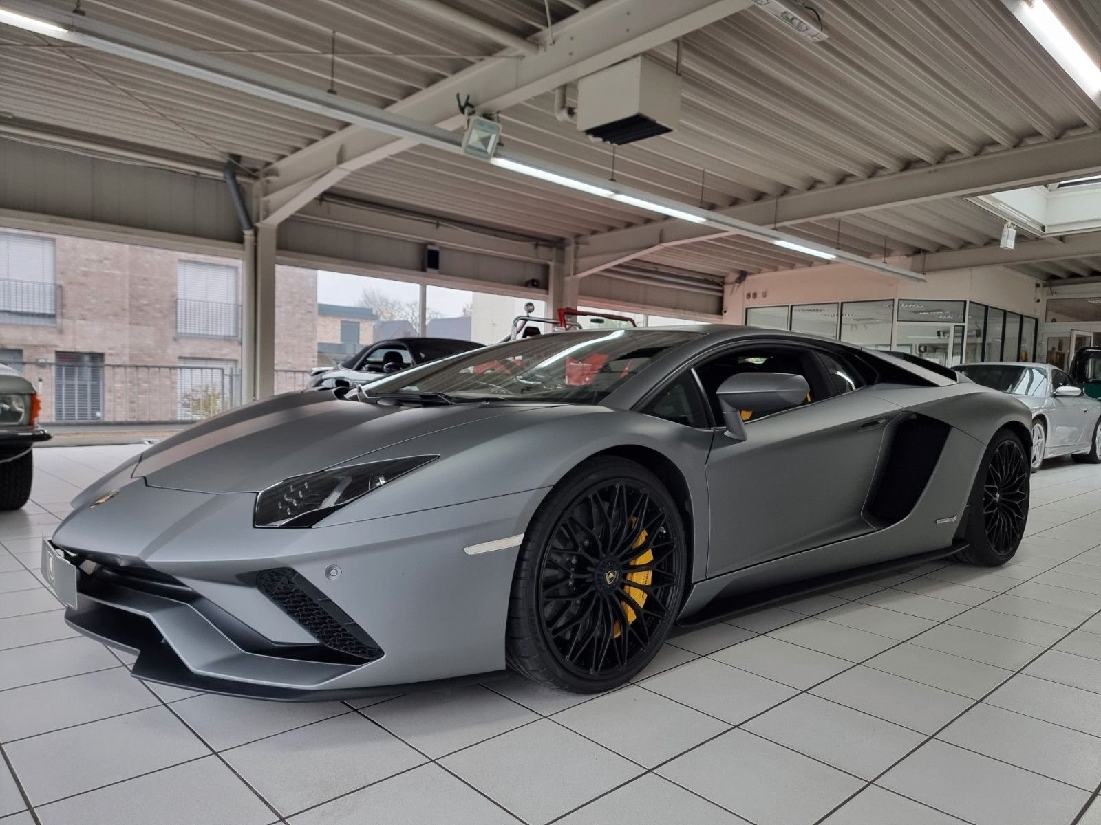 Fahrzeugabbildung Lamborghini Aventador S/Carbon/Lift/Matt/Gr. Service 11/25