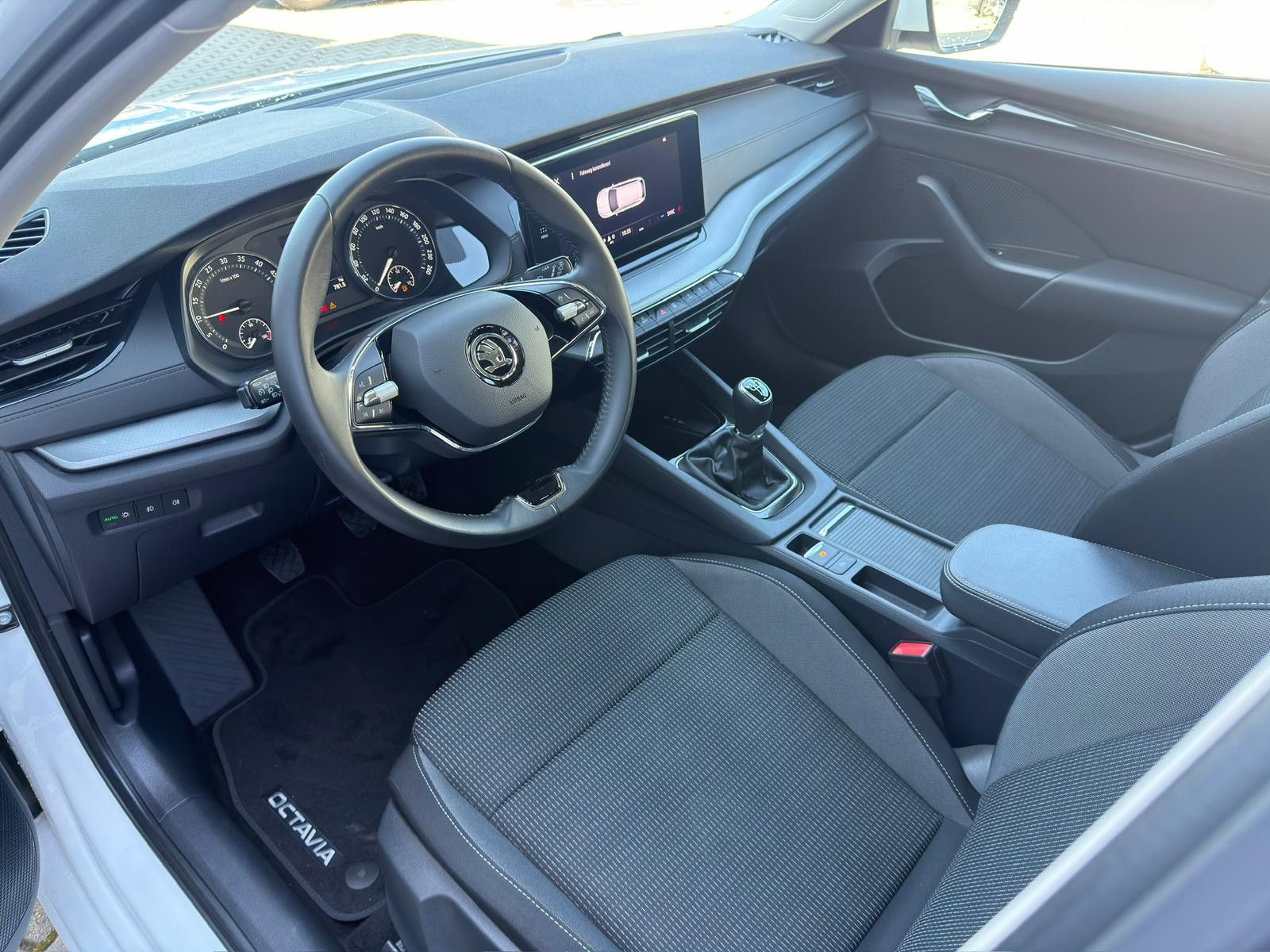 Fahrzeugabbildung SKODA Octavia Combi Ambition