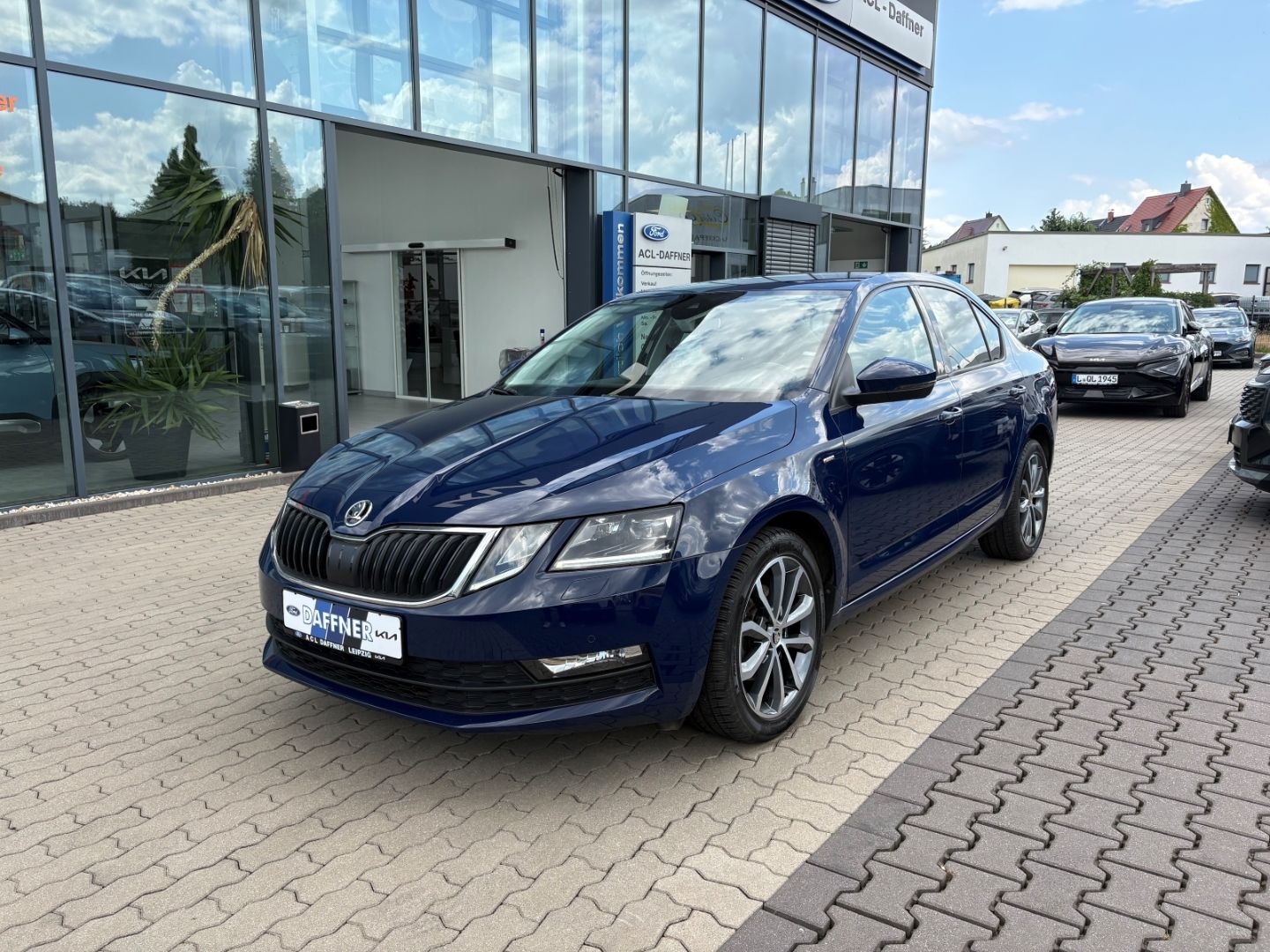 Fahrzeugabbildung SKODA Octavia Drive TotWinkAss Allwetter AppleCarPlay