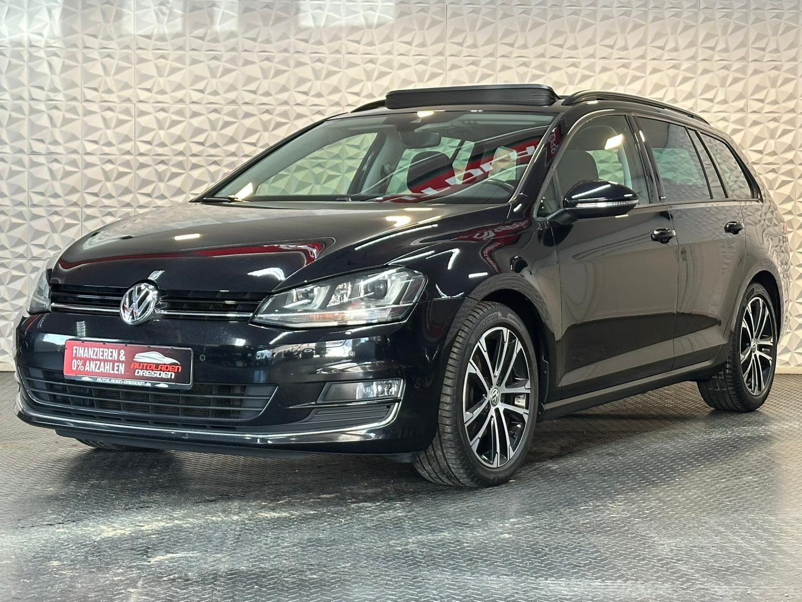 VW Golf 2.0TDI Allstar BMT* PANO#BiXENON#TEMPO#SHZ - Image 4