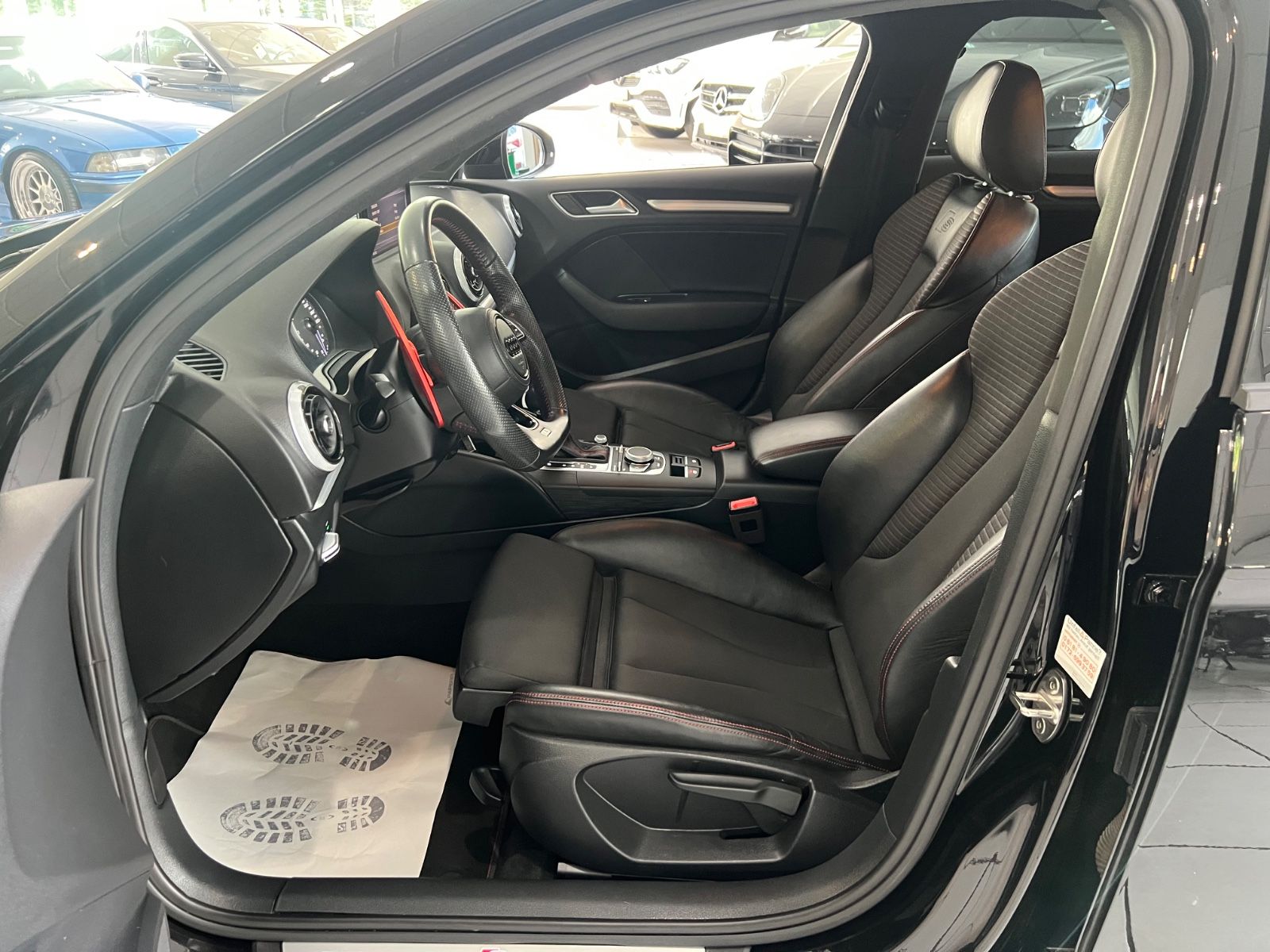 Fahrzeugabbildung Audi S3 Lim. 2.0 TFSI quattro * ALL BLACK *