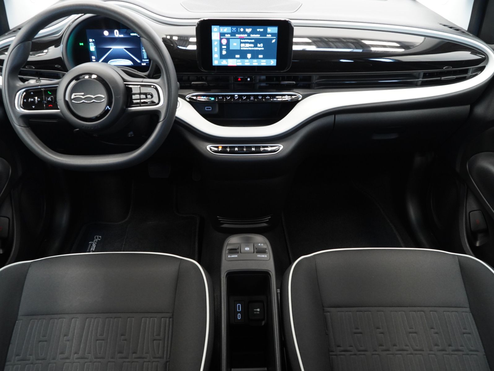 Fahrzeugabbildung Fiat 500e Action TEMPOMAT/DC-LADEN/SOH