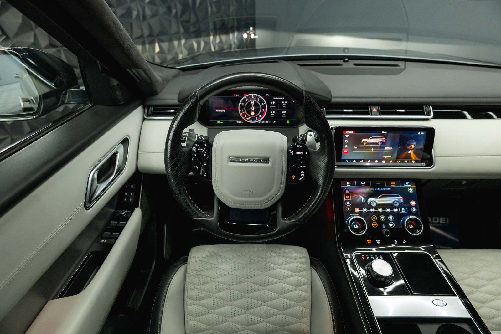 Fahrzeugabbildung Land Rover Velar SV Autobiography Dynamic Edition *ACC*19%*