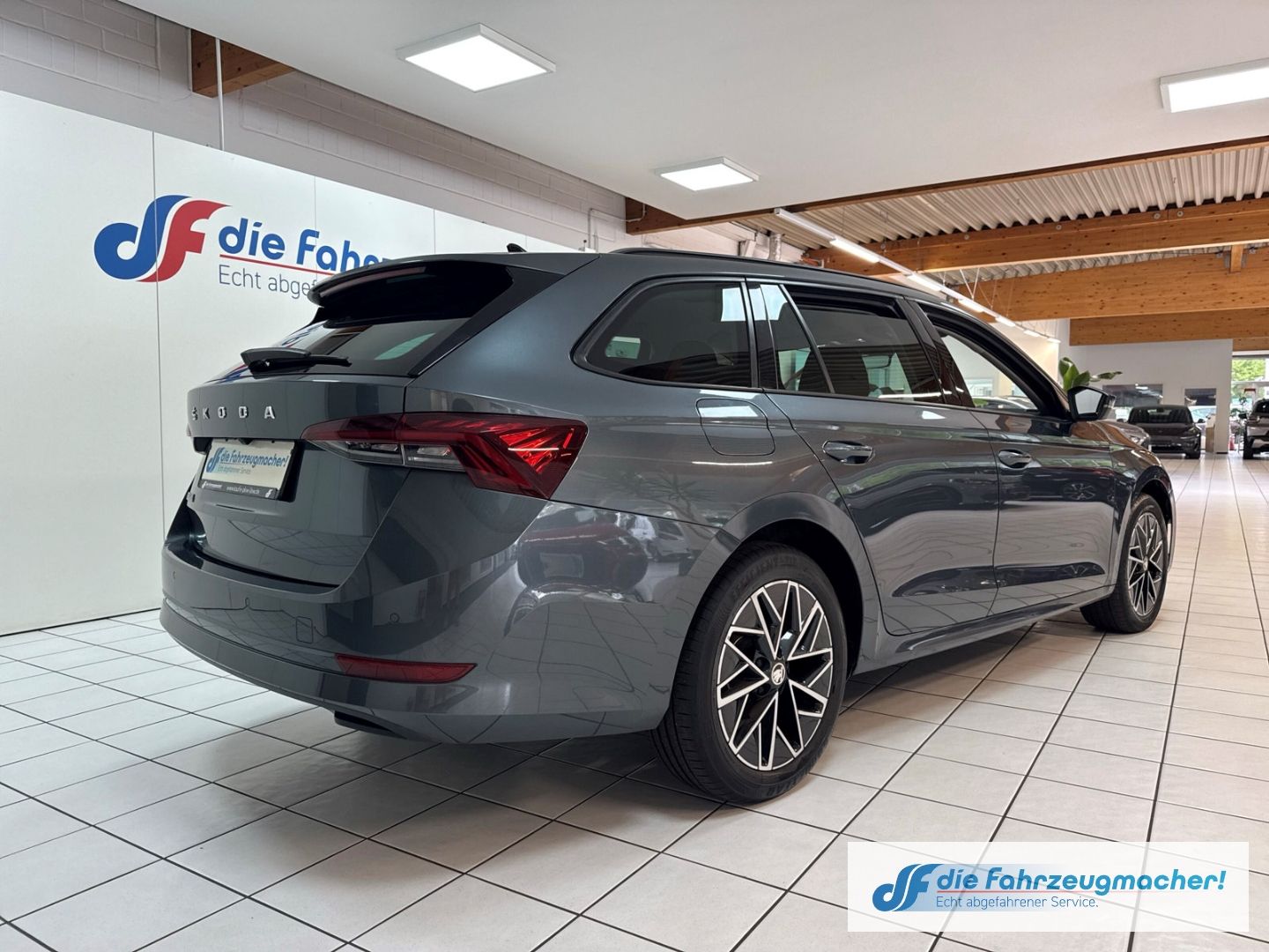 Fahrzeugabbildung SKODA Octavia Combi Clever Navi Digitales Cockpit LED