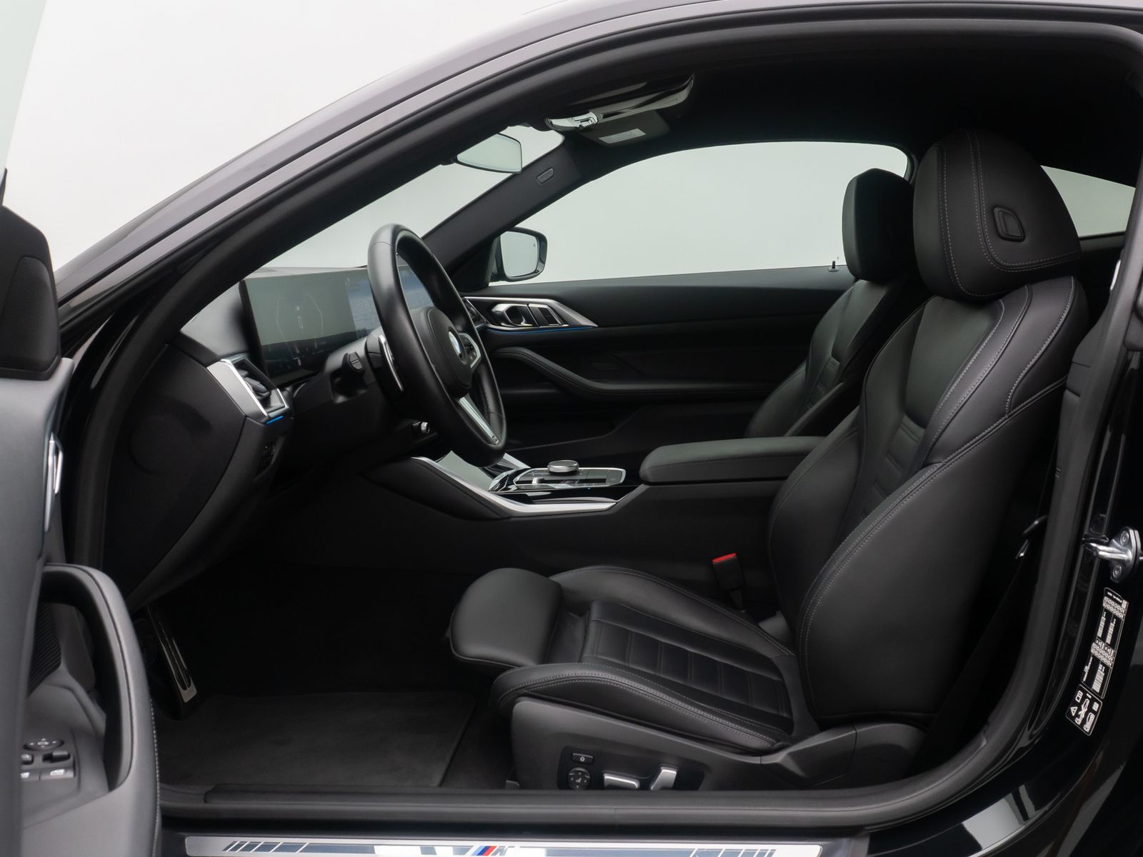 Fahrzeugabbildung BMW M440i xD Coup&eacute; Laser HUD Kamera DAB HiFi Komfort