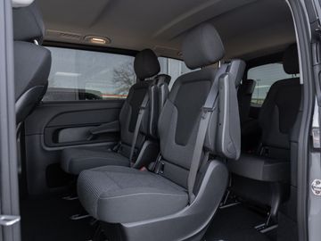 Mercedes V 220 - 7