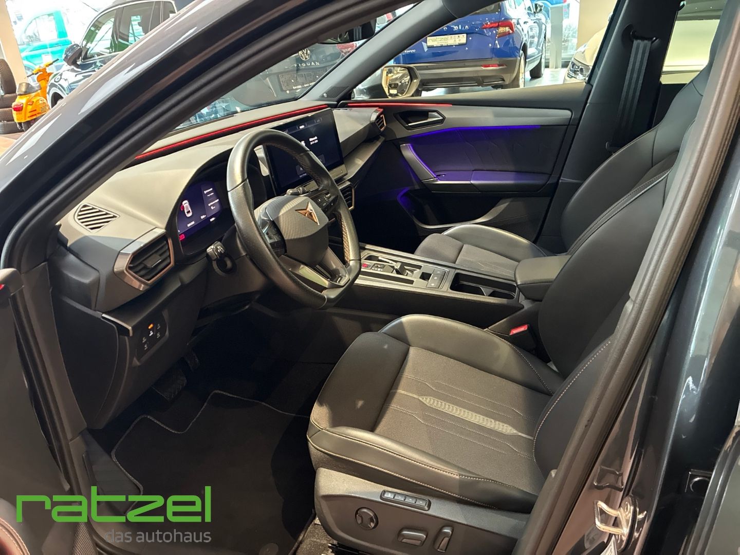 Fahrzeugabbildung CUPRA Leon Cupra 1.5 eTSI Navi Kamera Matrix LED panod