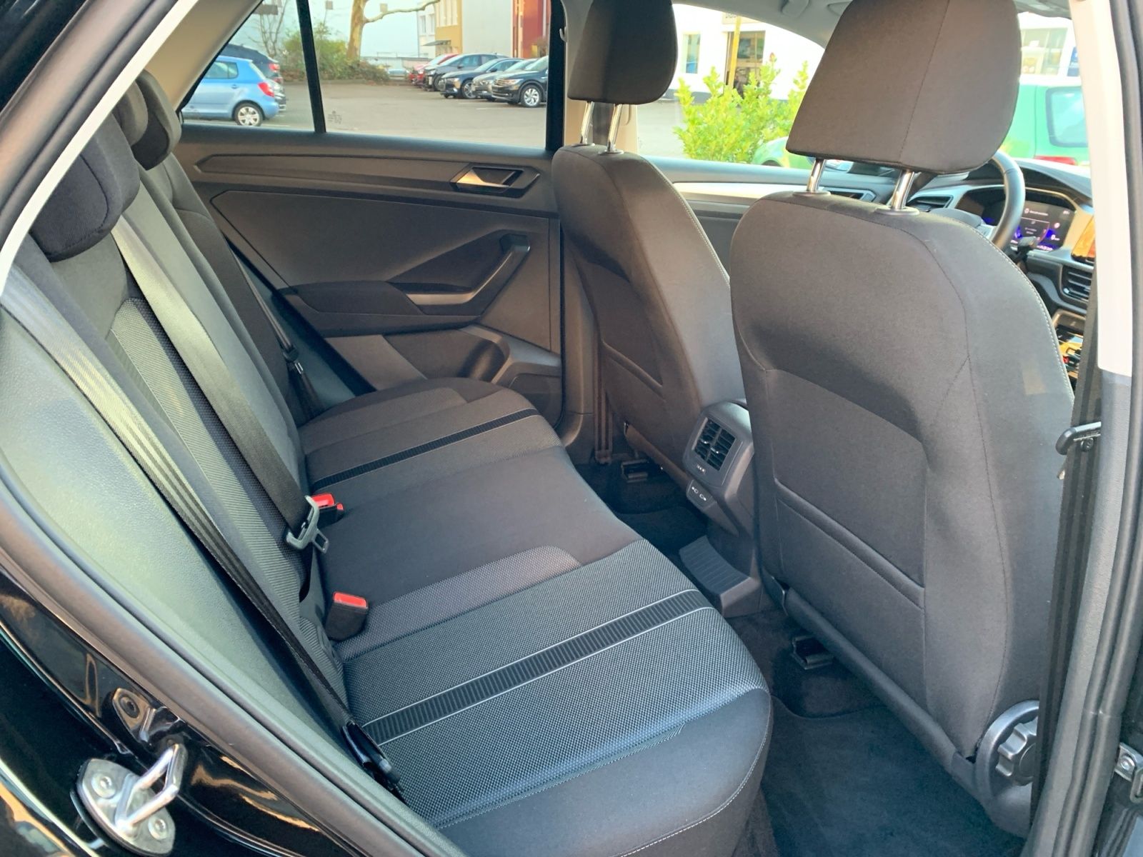 Volkswagen T-Roc - Bild 11