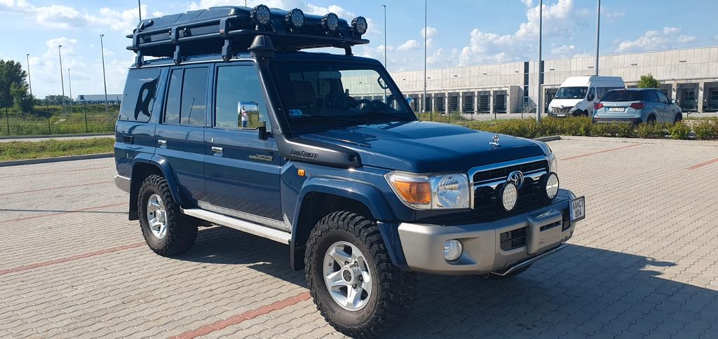 Toyota Land Cruiser