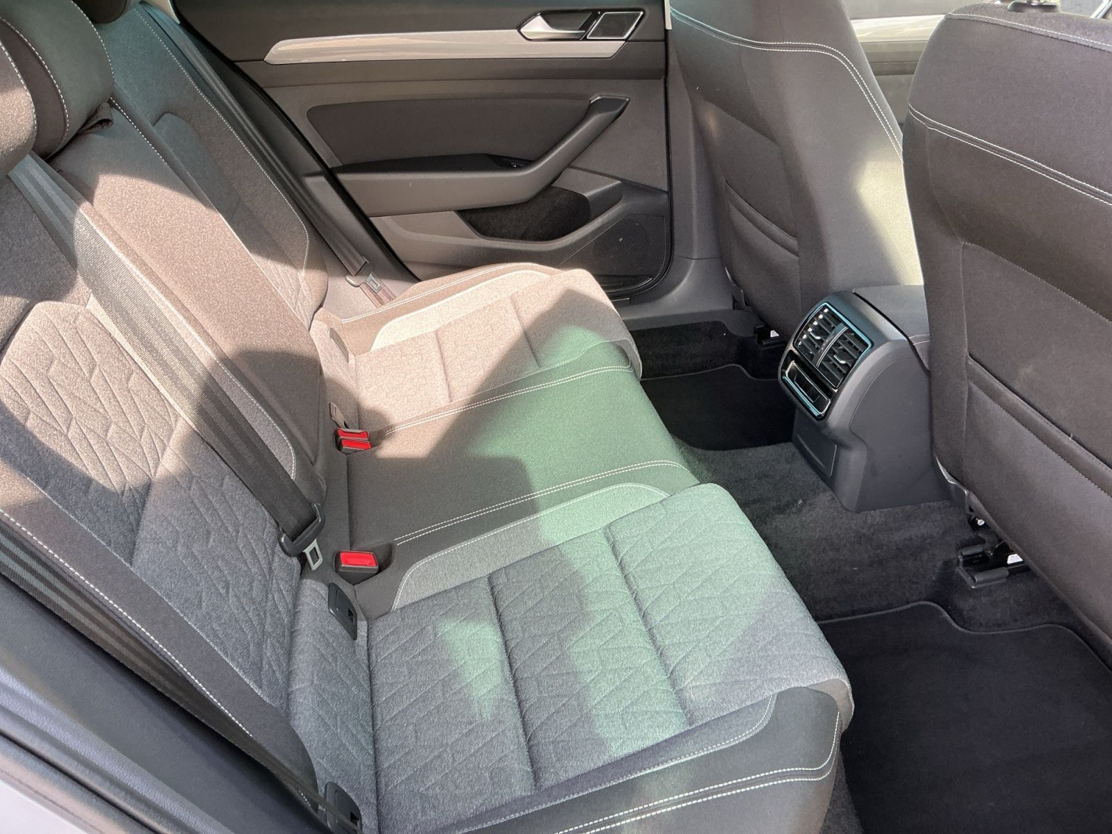Volkswagen Passat Variant - Bild 16