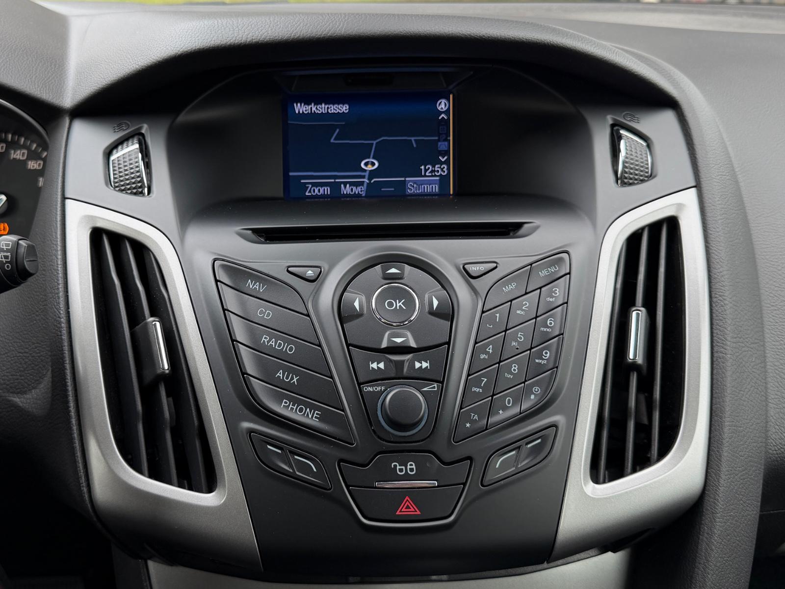 Ford Focus 2014 — photo 21
