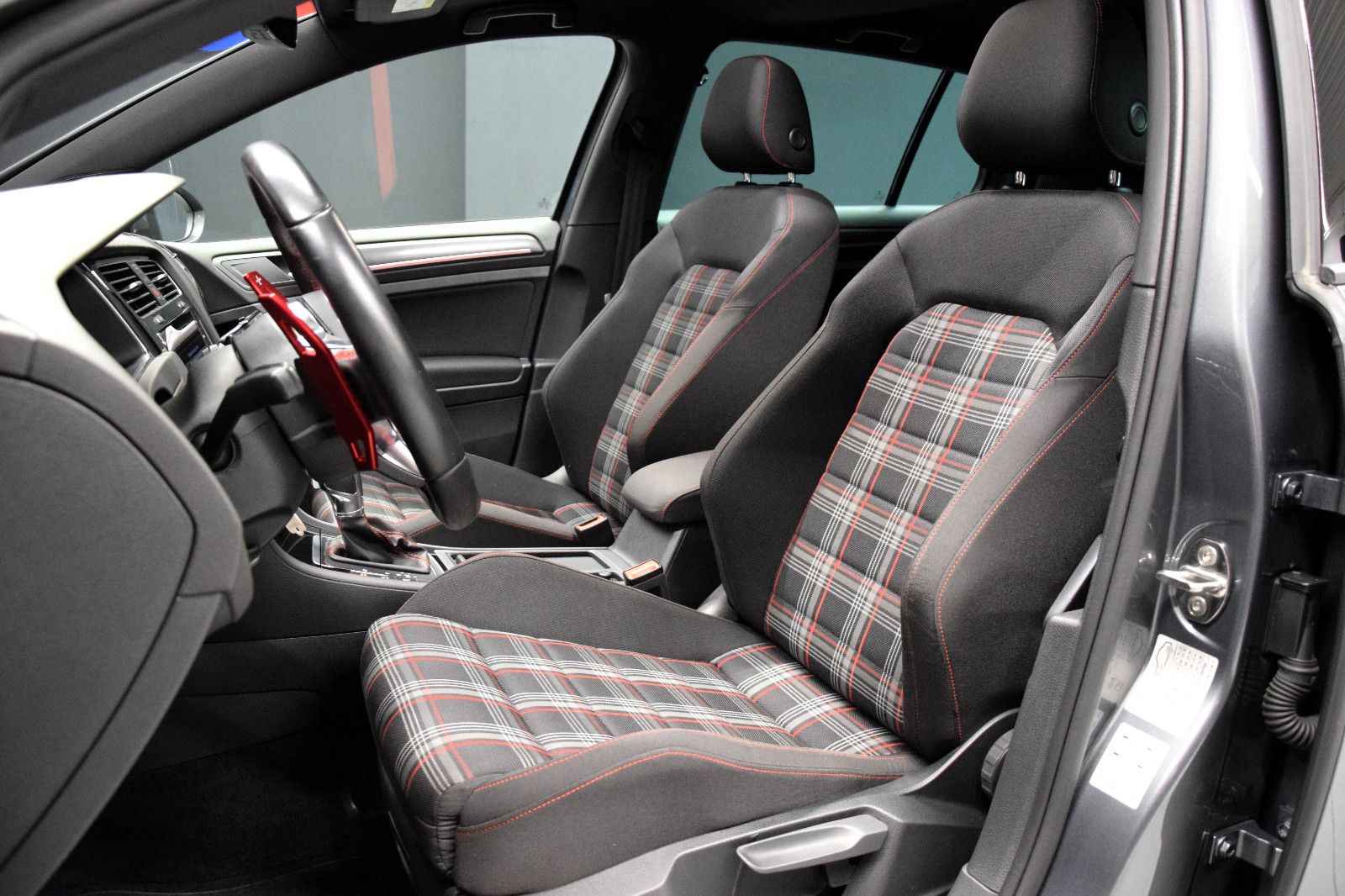 Fahrzeugabbildung Volkswagen Golf VII Lim GTI Performance DSG Pano Virtual OZ