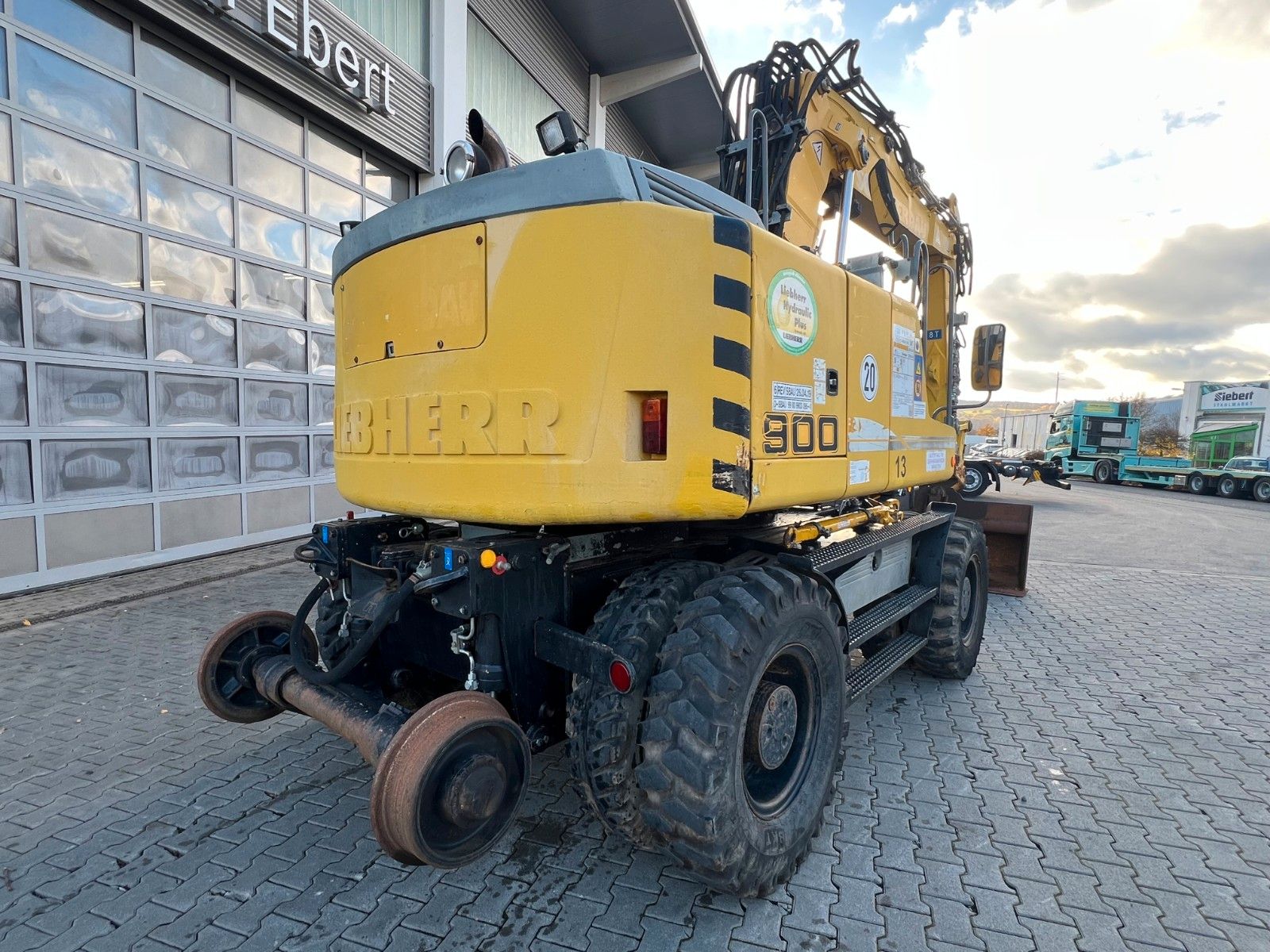 Fahrzeugabbildung Liebherr A 900 C ZW Litronic / 19.393 h / 2011