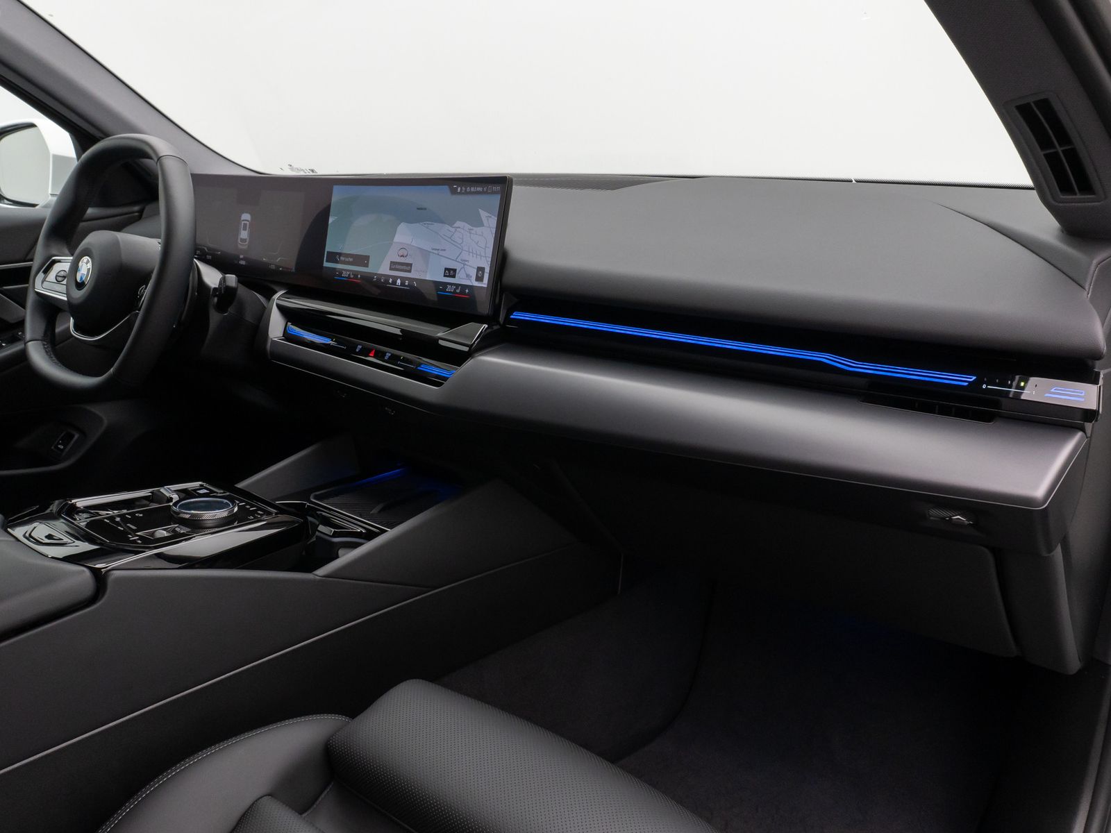Fahrzeugabbildung BMW 520d Kamera DAB DrivingAssist Alarm LED Sport