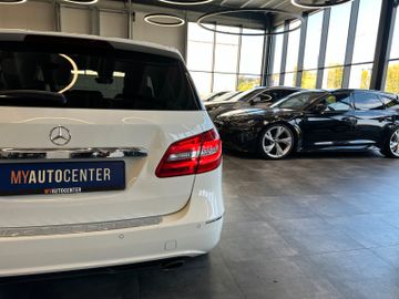 Mercedes-Benz B 180 *KLIMA*SZHZ*LEDER*NAV*PDC*SPUR*TOTWINKEL