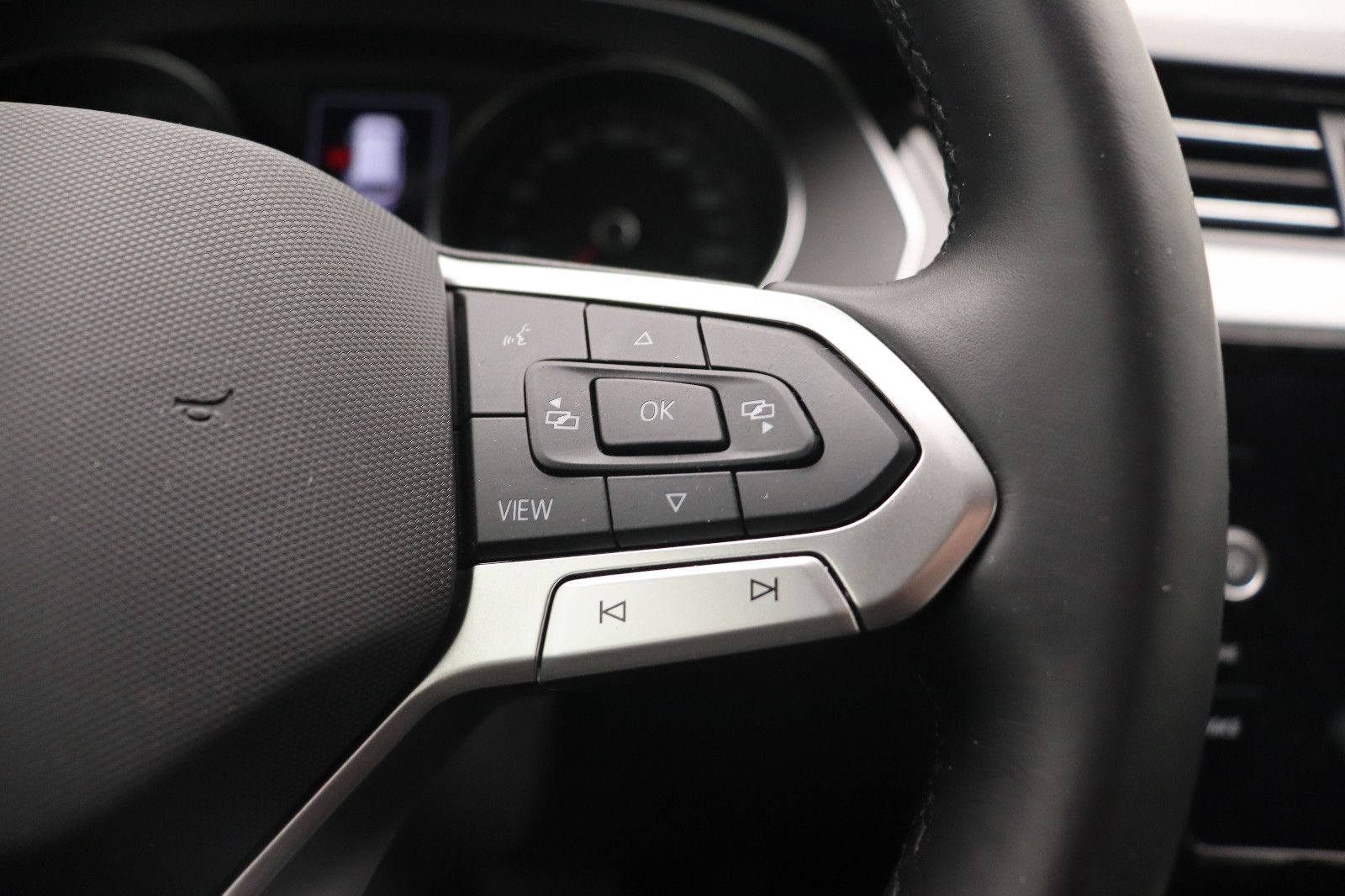 Fahrzeugabbildung Volkswagen Passat Variant 2.0 TSI DSG Business