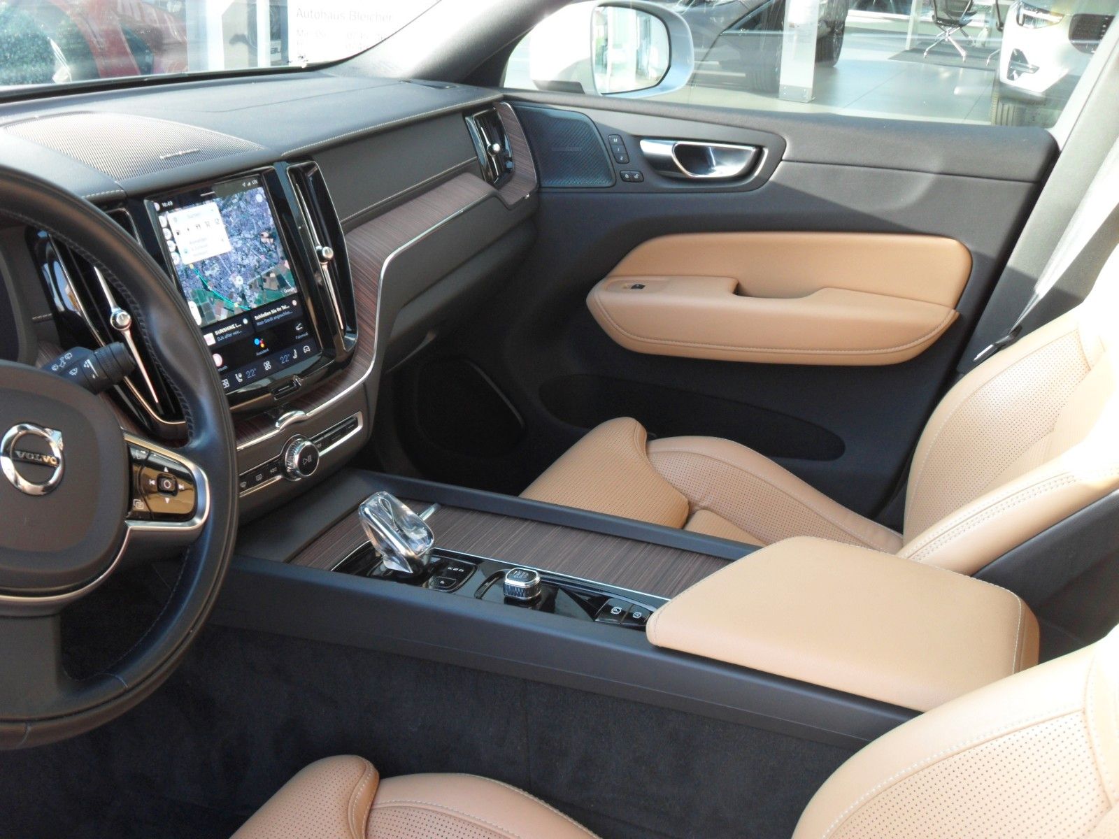 Fahrzeugabbildung Volvo XC 60 T6 Inscription | AWD