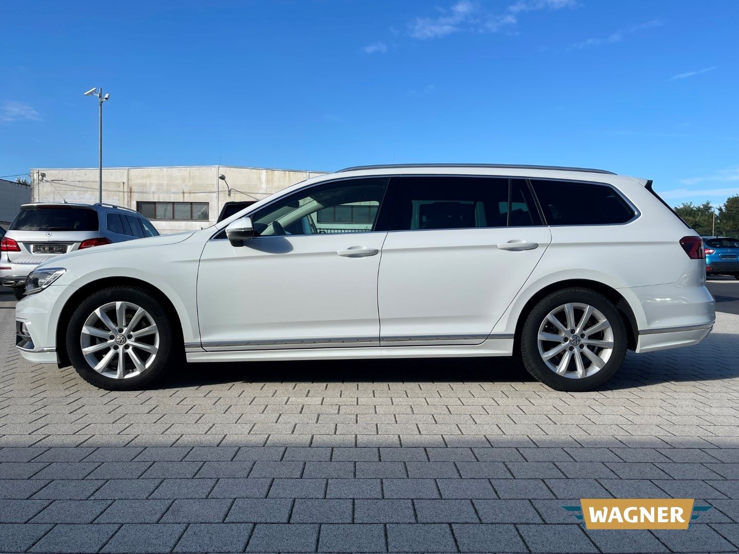 Fahrzeugabbildung Volkswagen Passat Variant R-Line Highline 1.8 TSI