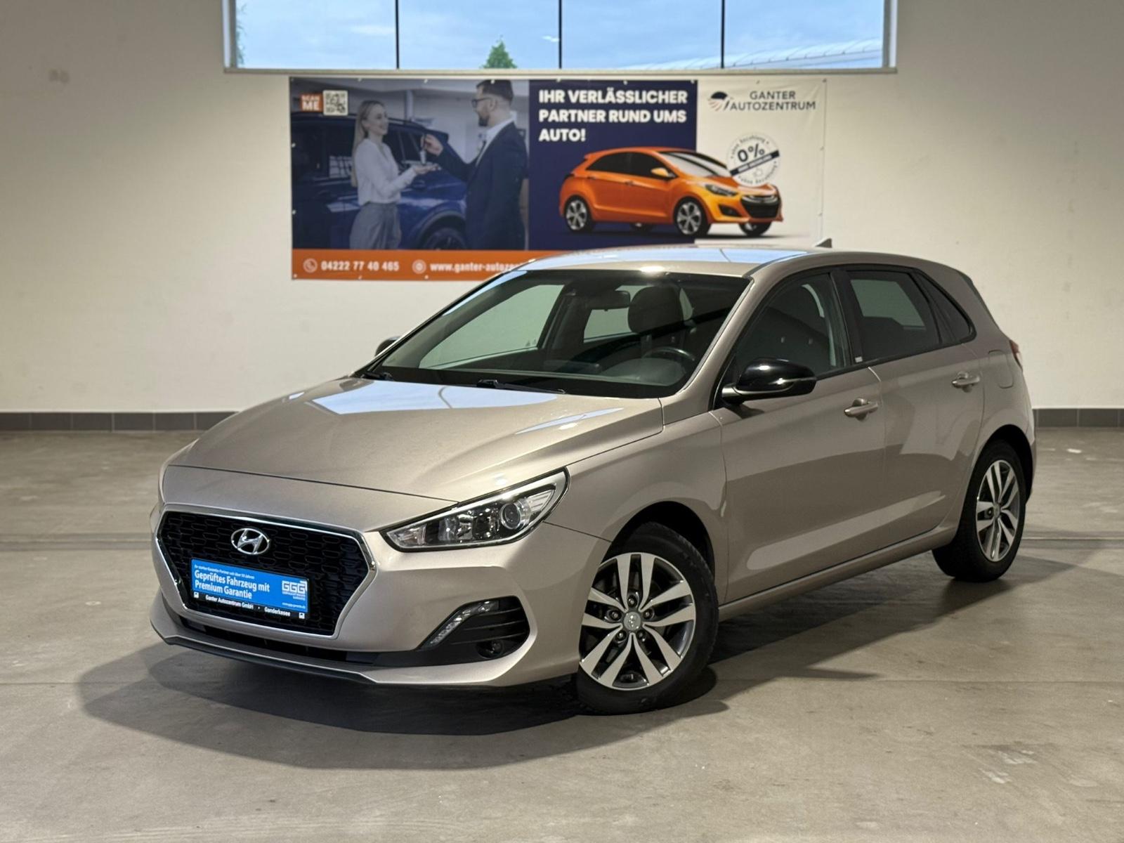 Hyundai i30 YES! 1,4 AHK+ NAVI+KAMERA