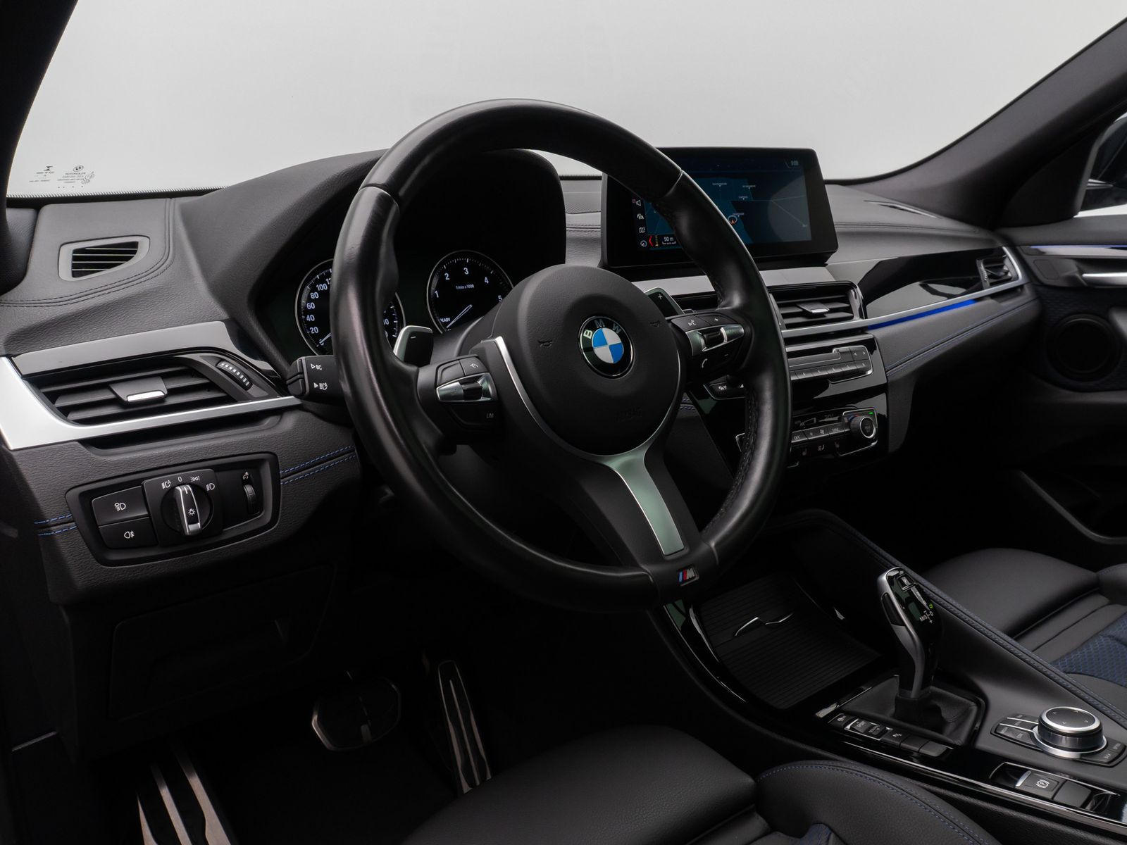 Fahrzeugabbildung BMW X2 sD20d M Sport HUD DAB Kamera HiFi Panoram 19"