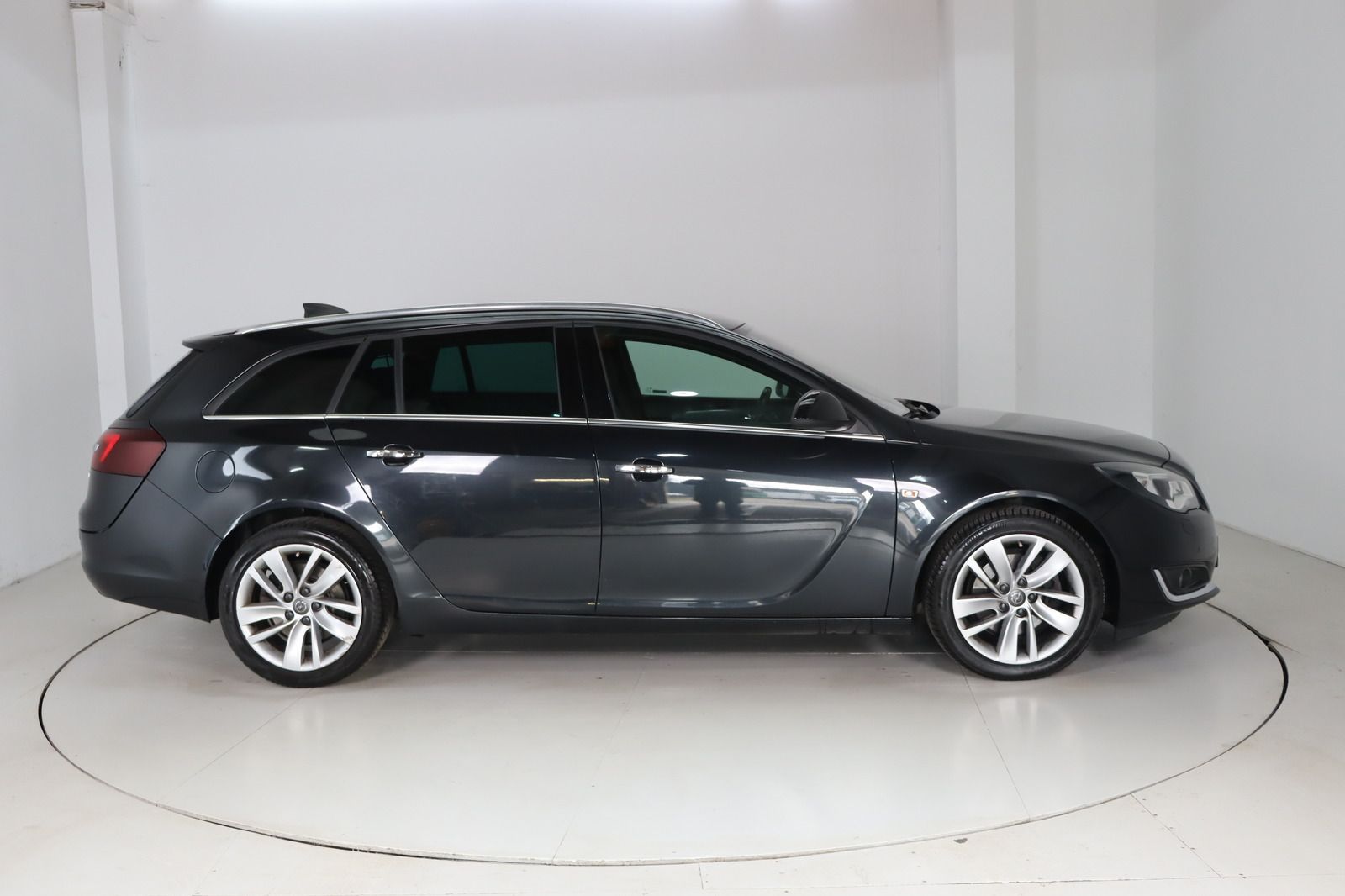 Fahrzeugabbildung Opel Insignia A Sports Tourer 2.0 CDTi Sport