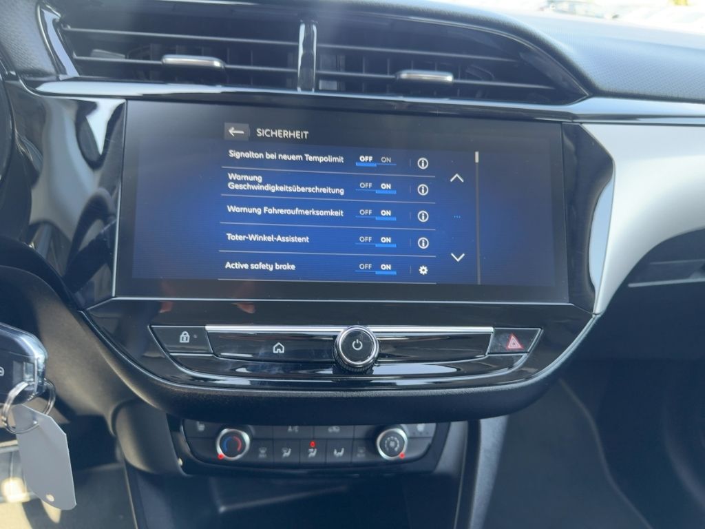 Fahrzeugabbildung Opel Corsa AUTOMATIK  SITZH.  RÜCKFAHRKAMERA