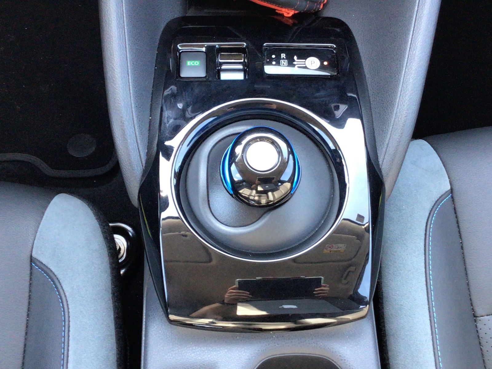 Fahrzeugabbildung Nissan Leaf 59 kWh Direktantrieb - e+ Tekna - 2Farben