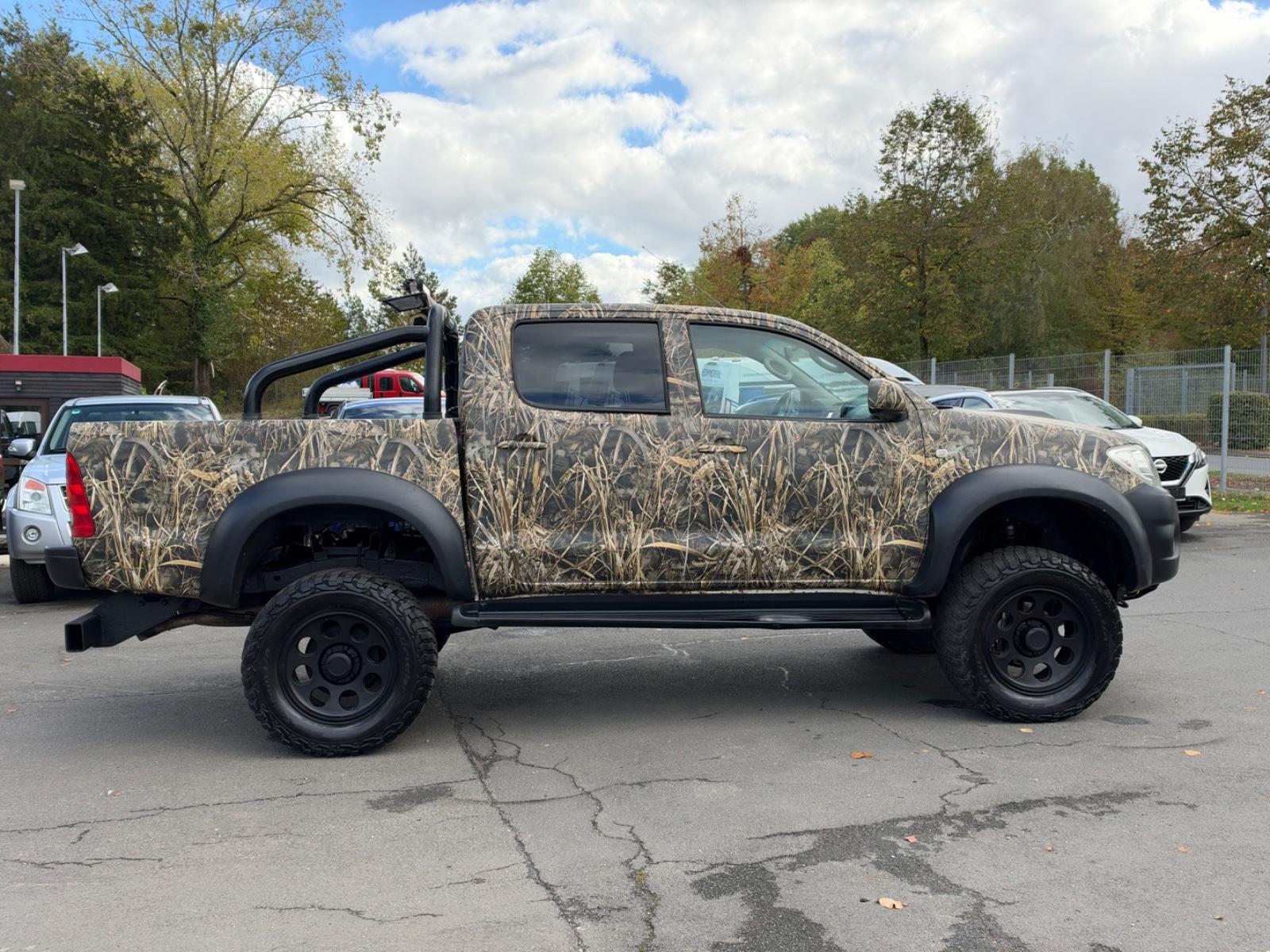 TOYOTA HILUX DOUBLE CAB LIFE 171 ch 4X4 BVM - TREUIL - ATTELAGE - 145000 km
