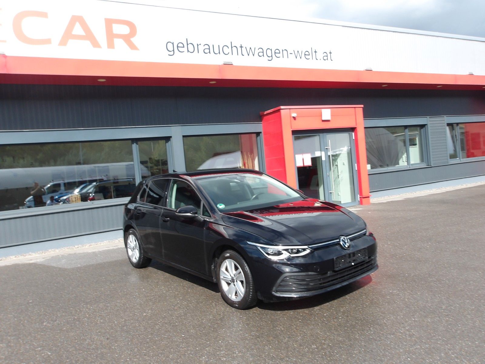 Volkswagen Golf VIII Lim. Life EXP € 13450.- imagem 3