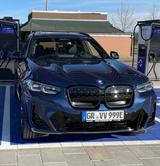 BMW iX3 IMPRESSIVE M-SPORTPAKET-LASER-AHK-HK-SOUND - blaue BMW iX3