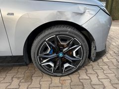 BMW iX M60 / SKY LOUNGE / SOFT CLOSE / AHK BMW iX M60 / SKY LOUNGE / SOFT CLOSE / AHK