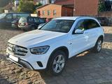 Mercedes-Benz GLC 300e 4M.  4MATIC Autom. - - Mercedes-Benz GLC 300 Gebrauchtwagen in Hamburg