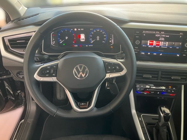 Fahrzeugabbildung Volkswagen Polo TSI 70kW DSG Automatik GOAL LED NAVI KLIMAA