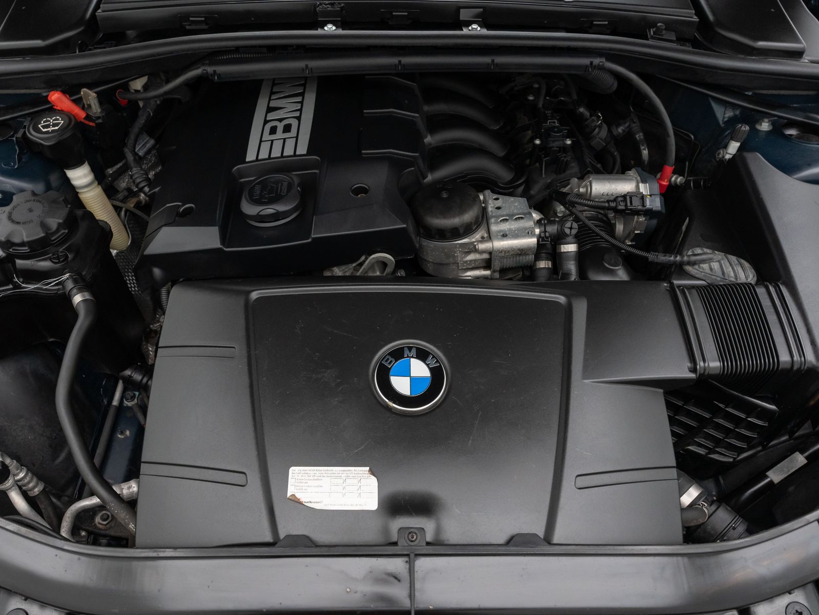 Fahrzeugabbildung BMW 320i Alarm Memory Xenon NavBusiness PDC Tempomat