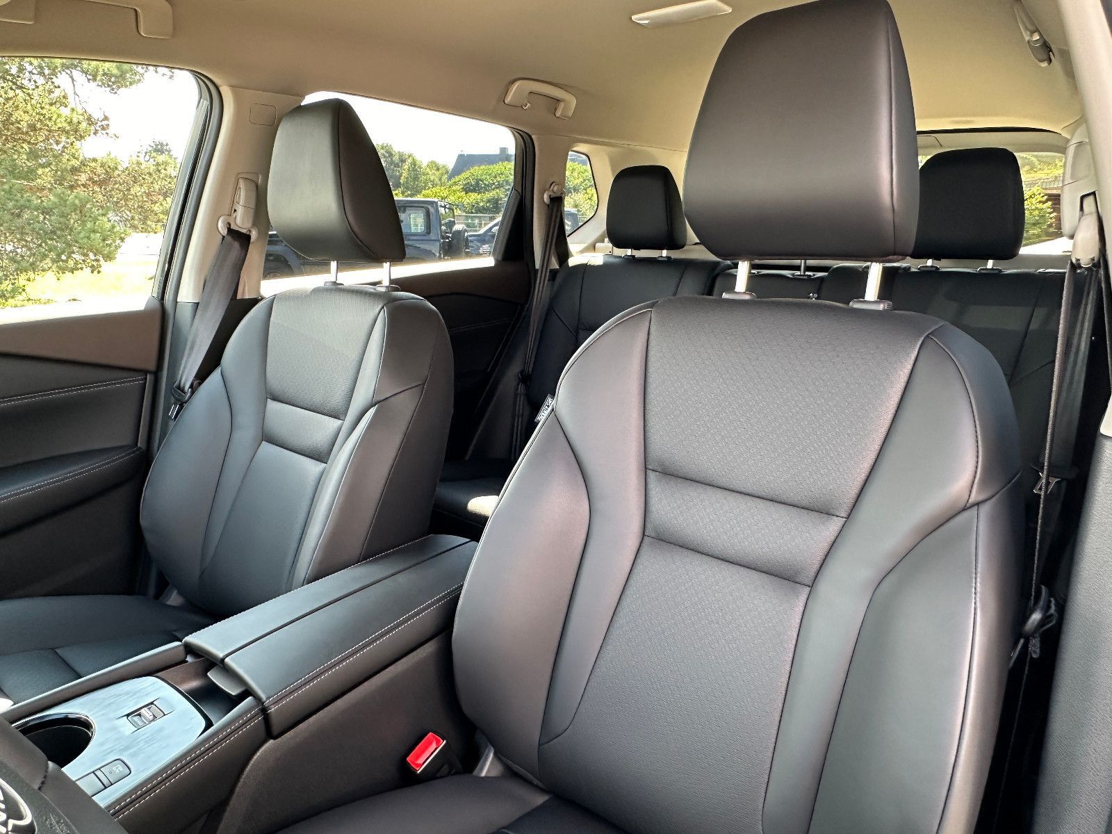 Fahrzeugabbildung Nissan X-Trail 1.5 VC-T Tekna NAVI+ProP+HUD+360°+SH+AHK