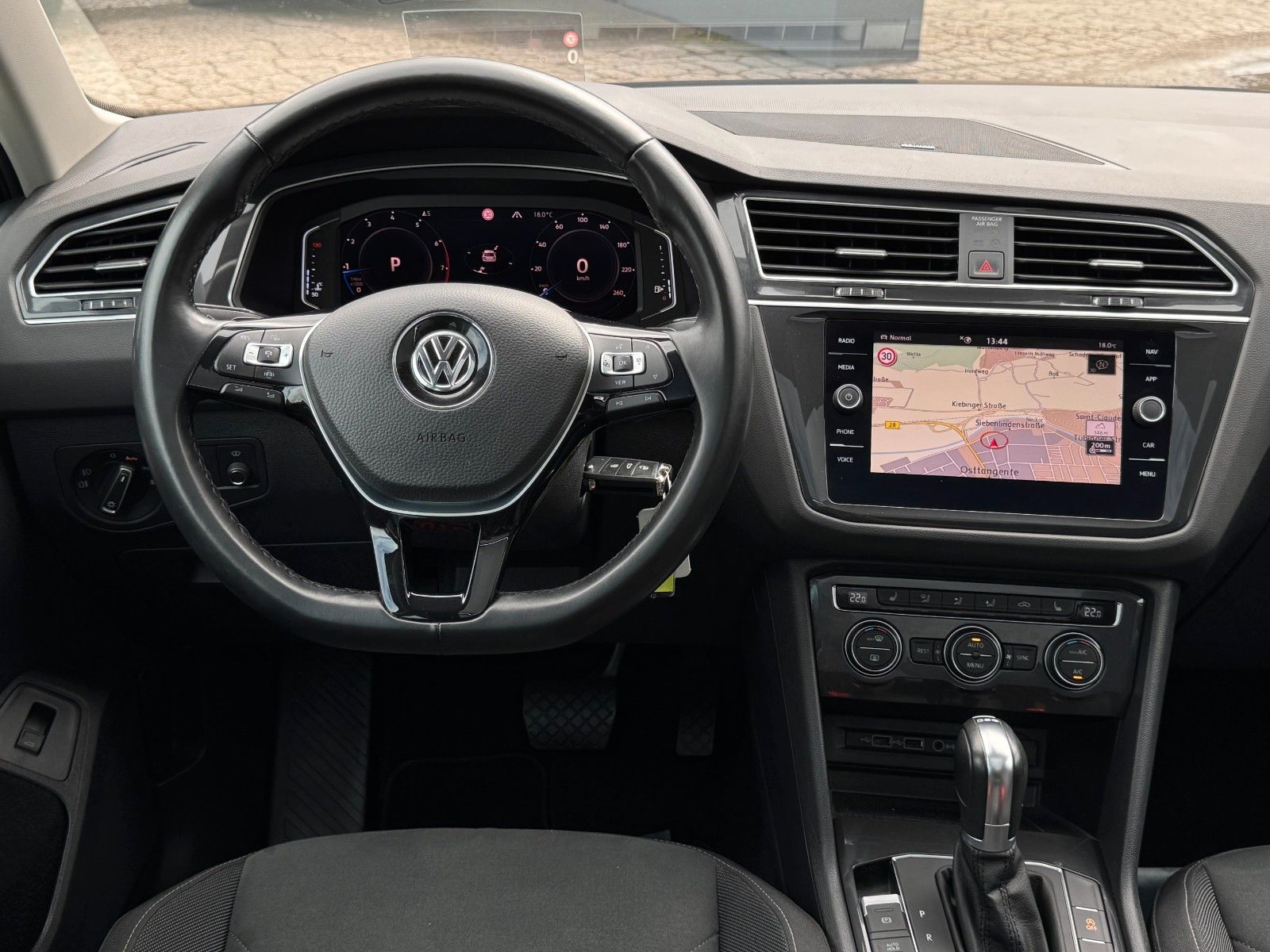 Fahrzeugabbildung Volkswagen Tiguan 2.0 TSI Hgl. 4M Alcan Pano Dynaudio 360°