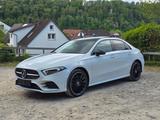 Mercedes-Benz A 250 e Limousine AMG Pano 360° HUD Memo Mu.beam