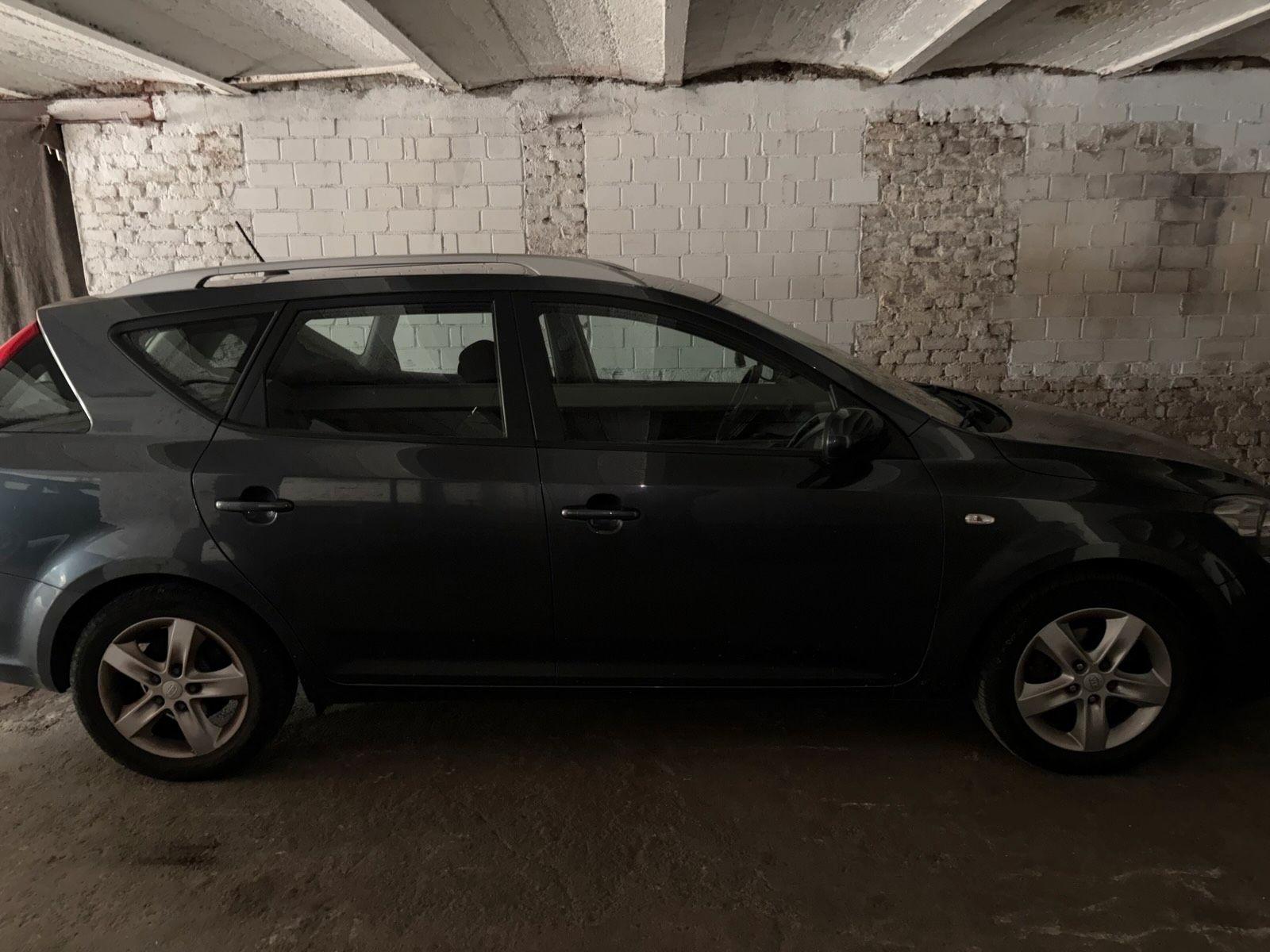 Kia cee'd 2011 — interior