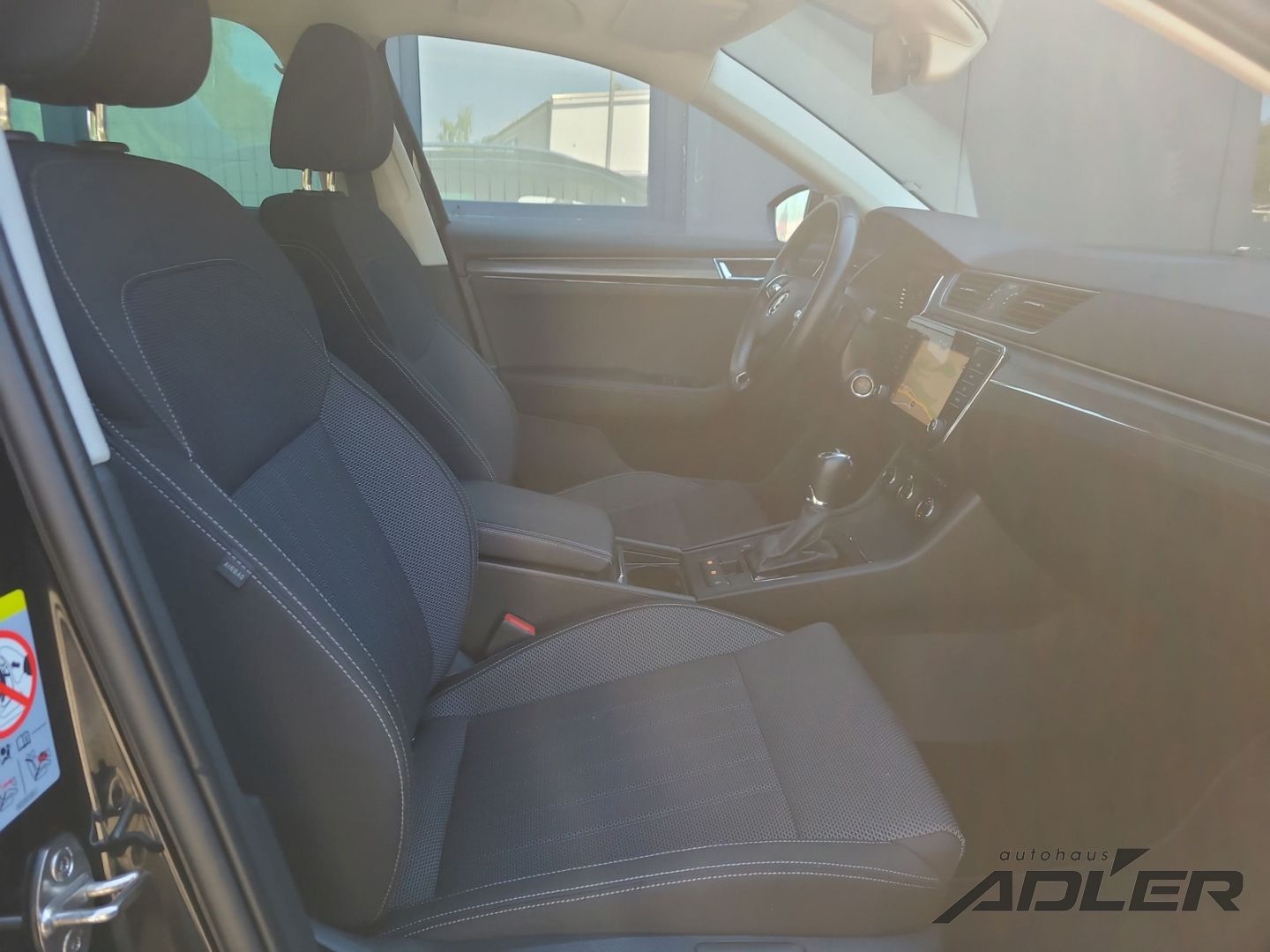 Skoda Superb Combi 2,0 TSI DSG Style AHZV Navi foto 11