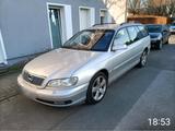 Opel Einen OpelOmega MV6,3,2 l - gebrauchte Opel Omega aus dem Jahr 2001