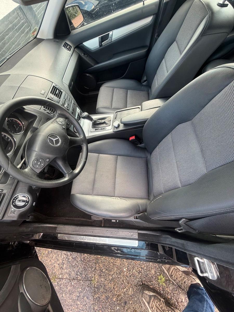 Mercedes-Benz C180 2010 — photo 5