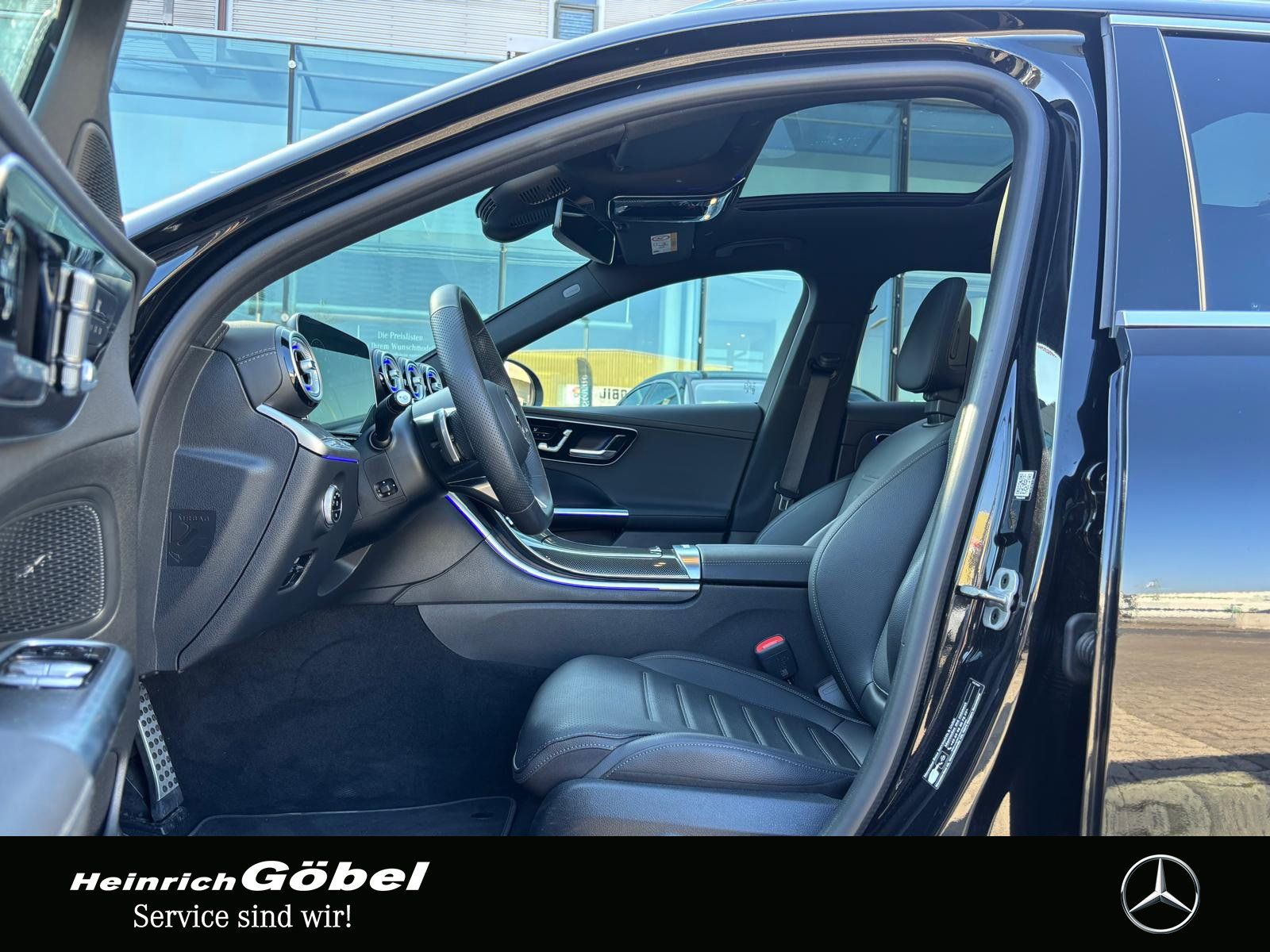 Fahrzeugabbildung Mercedes-Benz C 300 T AMG-ADV+ PANO MEM-SIT WP LED KAM AMB-BEL