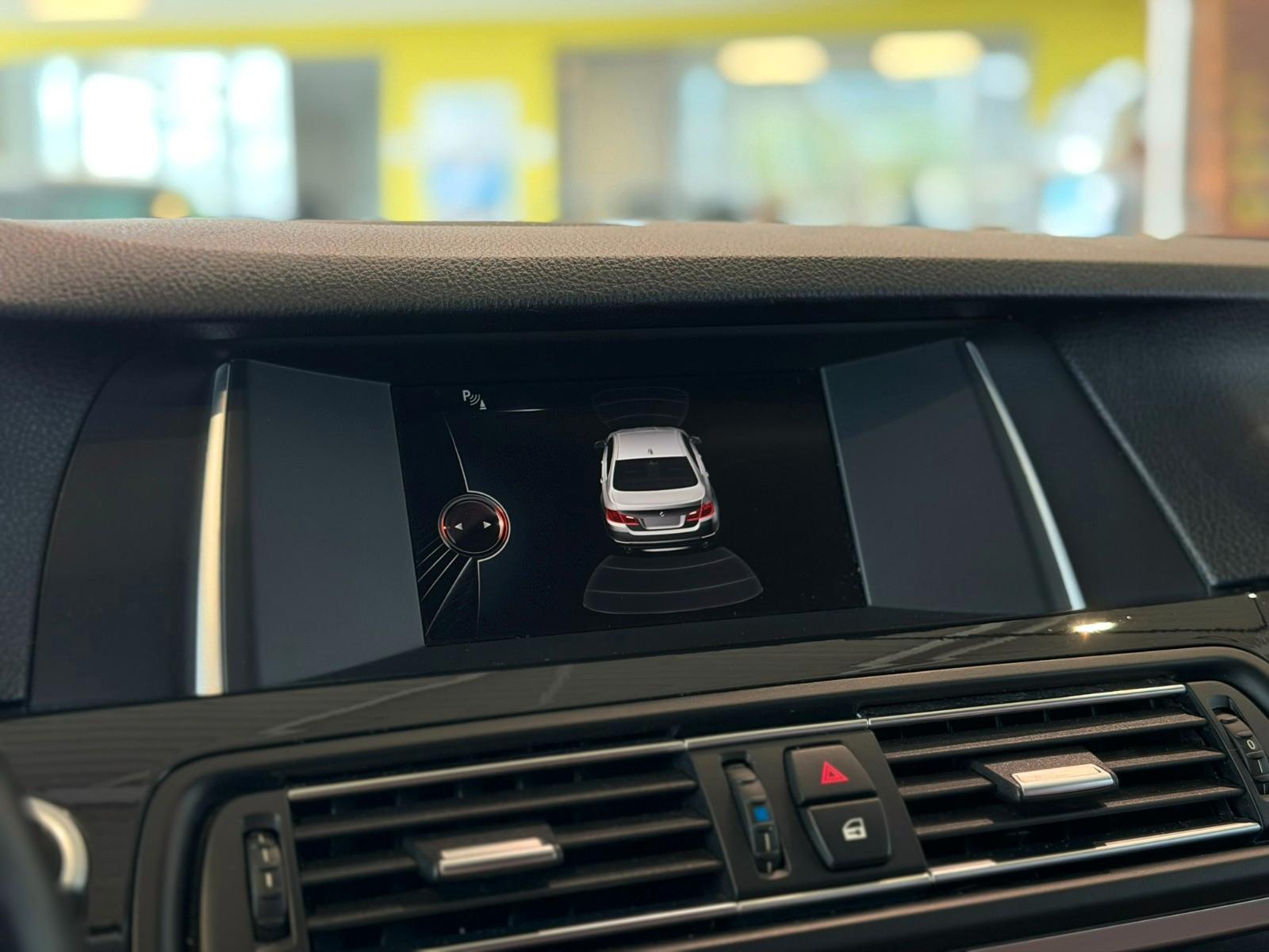 BMW 520d Lim. *SHZ*PDC*HiFi*Navi*