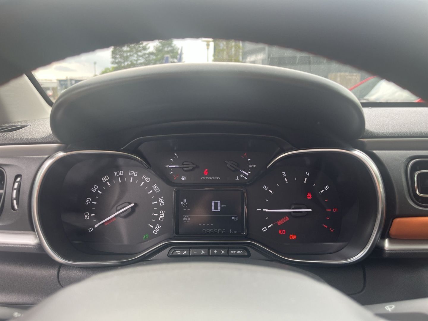 Fahrzeugabbildung Citroën C3 1.2 PureTech 110 Shine Panorama Navi DAB SHZ