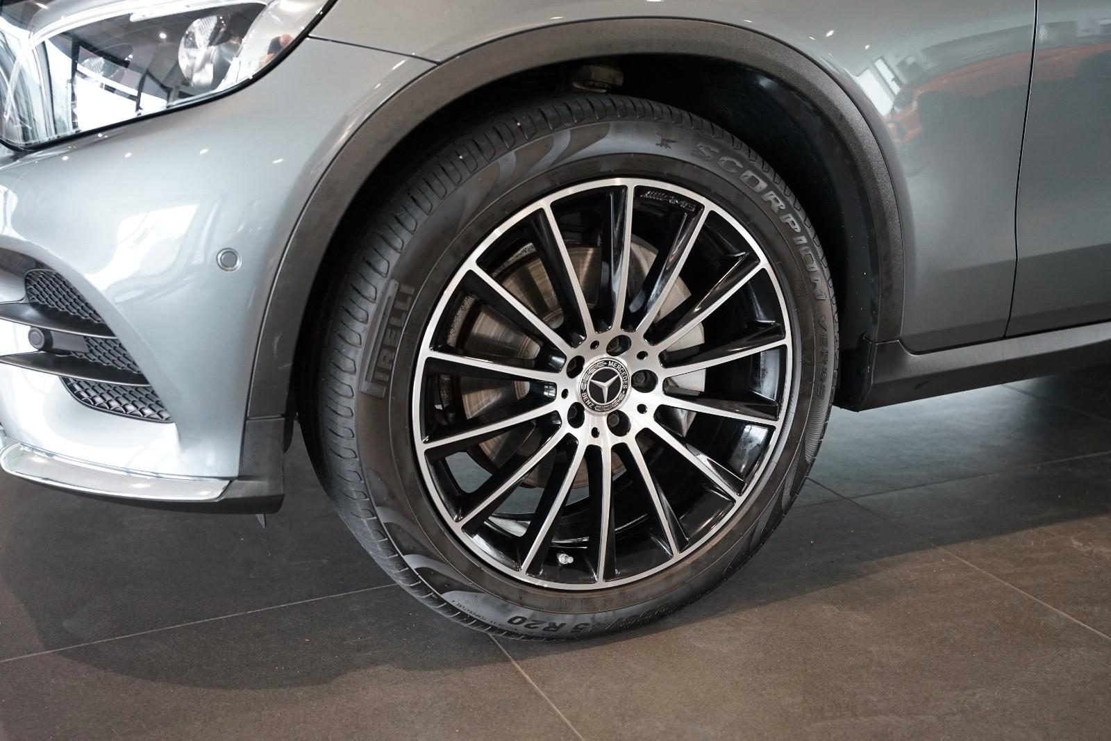 Mercedes-Benz GLC 300 4Matic | AMG | Comand | Pano | AHK