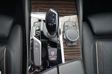BMW 520d Touring Luxury Line Pano ACC HUD 360Kamera