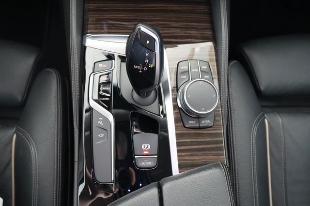 BMW 520d Touring Luxury Line Pano ACC HUD 360Kamera