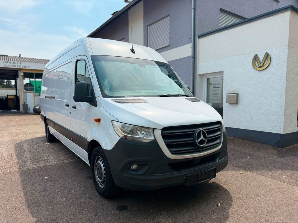 Image of Mercedes-Benz Sprinter