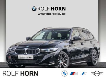 BMW Leasingangebot: BMW 320e xDrive Touring Navi AHK adLED HeadUp RfKam.